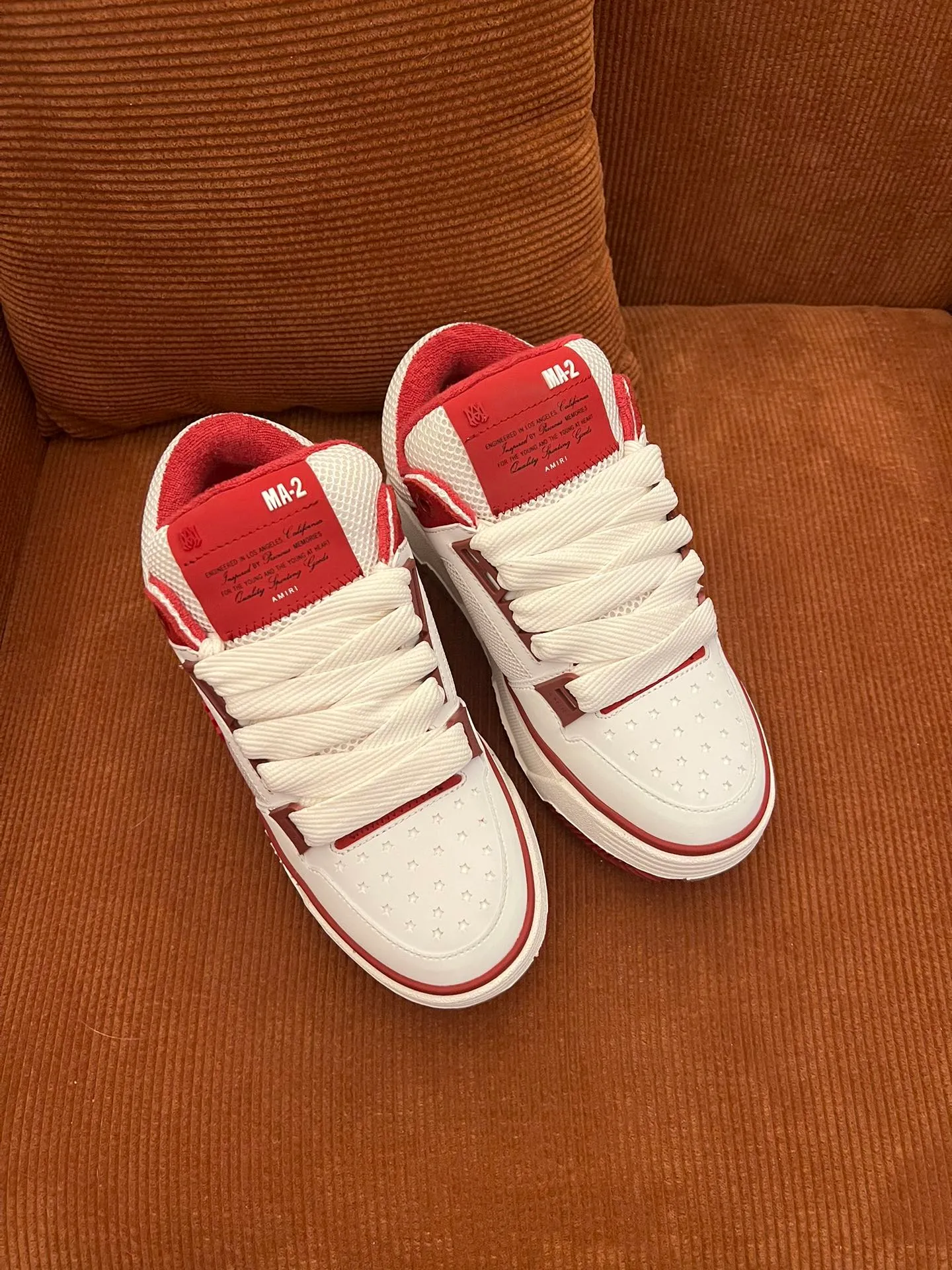 p620💰Men's shoes Amiri Emile's 2023 spring and summer new MA-1 bread shoes, couple models, casual sports shoes, sneakers Amiri gave up the rock punk style in the new season and used a large number of unsaturated colors, Morandi tones, whether you see or wear them, it will make people very happy. The large tongue of the bread shoes continues, shortens the length of the shoe body, thickens the midsole, and the toe part is more rounded. Amiri's brand letters and MA logo appear on the side of the shoe. Fabric: Original customized imported first-layer cowhide + mesh. Lining: Original customized breathable towel lining. Outsole. Foam combination material. Bottom thickness: 4CM. Size: Men's 39-45